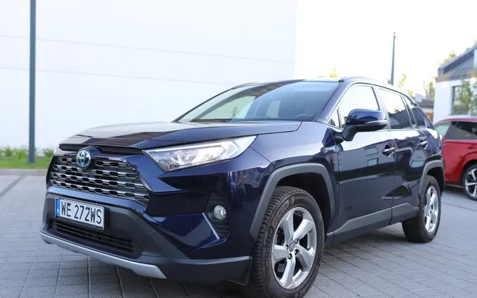 samochody osobowe Toyota RAV4 cena 124900 przebieg: 84027, rok produkcji 2019 z Sopot